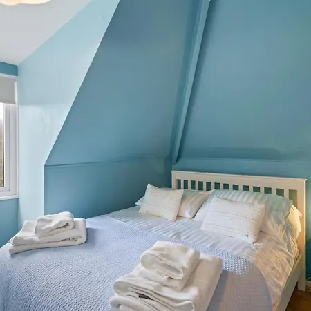 Cosy On The Waterfront Private Parking Vakantiehuis *